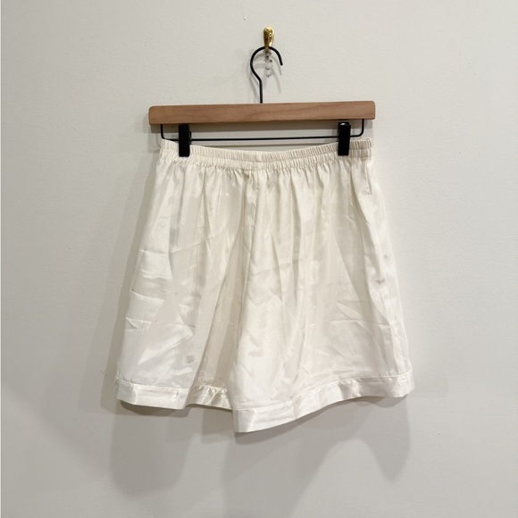 Victoria’s Secret Satin Pajama Set size Small - Picture 8 of 9